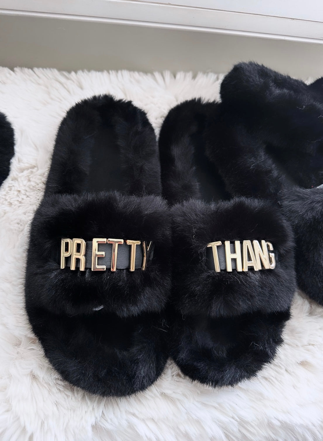 Pretty Thang Fur Sandals - Black